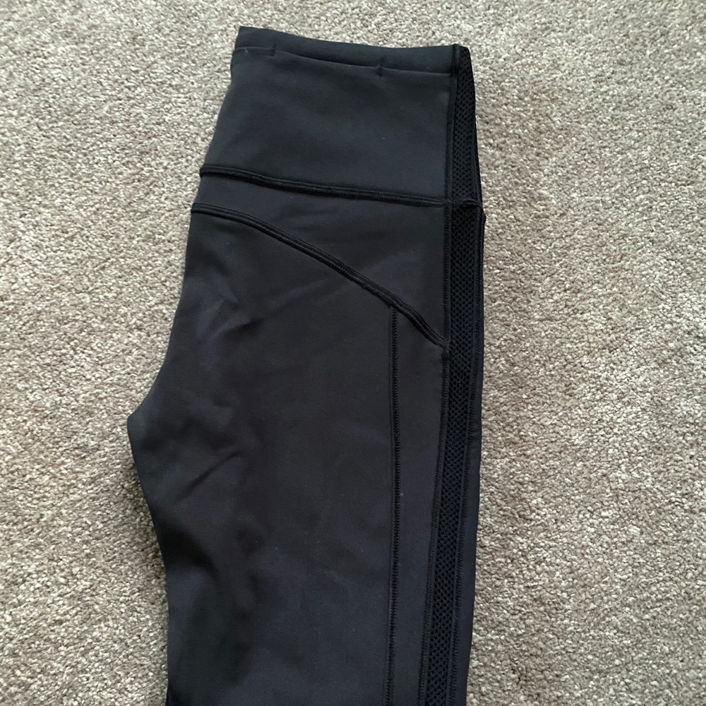Lululemon Hit It 7/8 Tight 25” black size 4